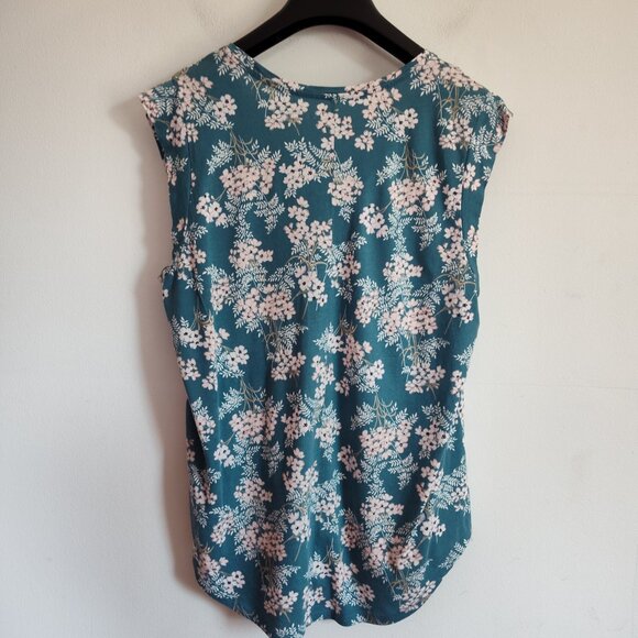 Ladies SZ L Loft By Ann Taylor Green Floral T-Shirt - Picture 2 of 3